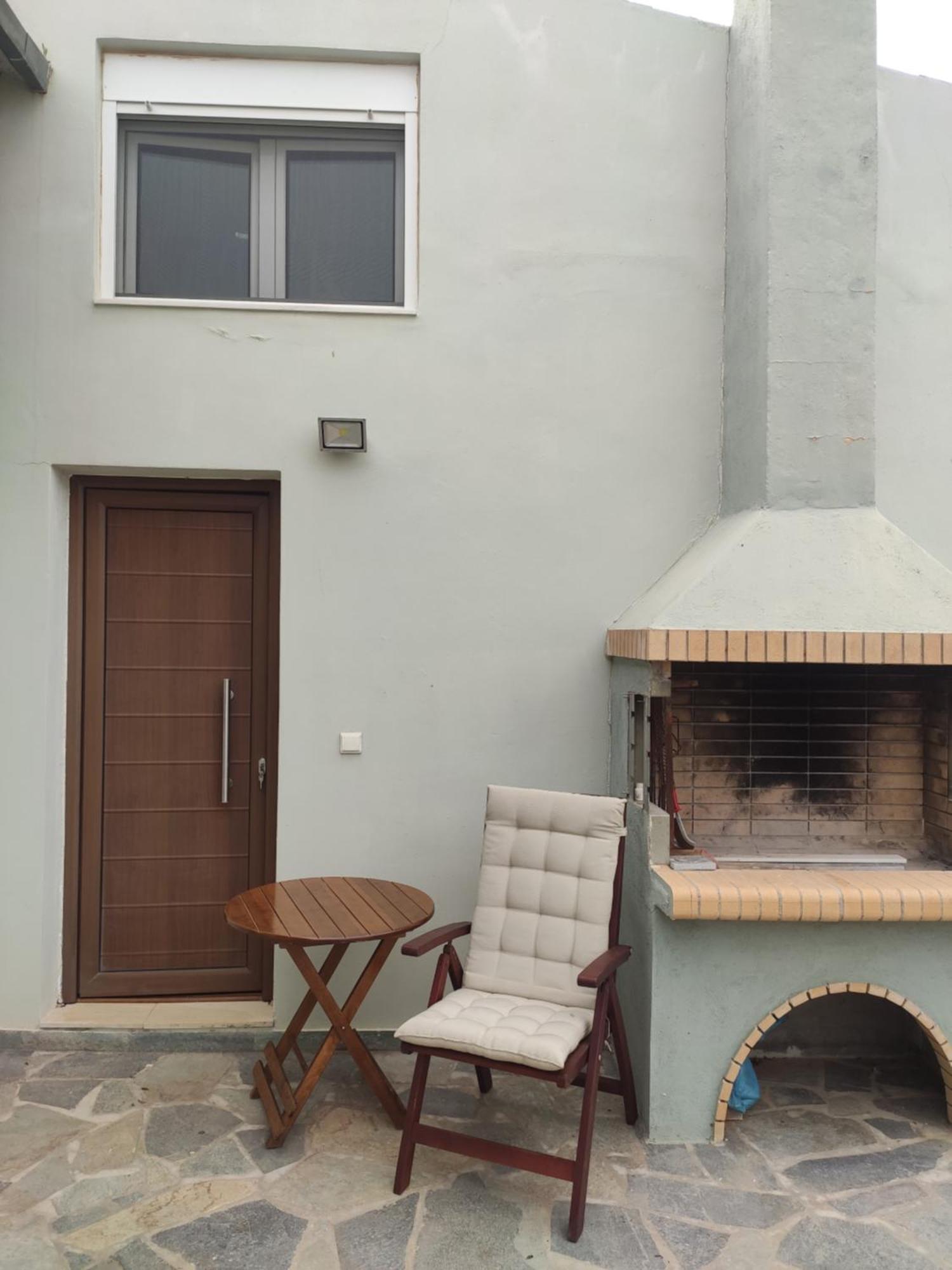 Angelos Apartment